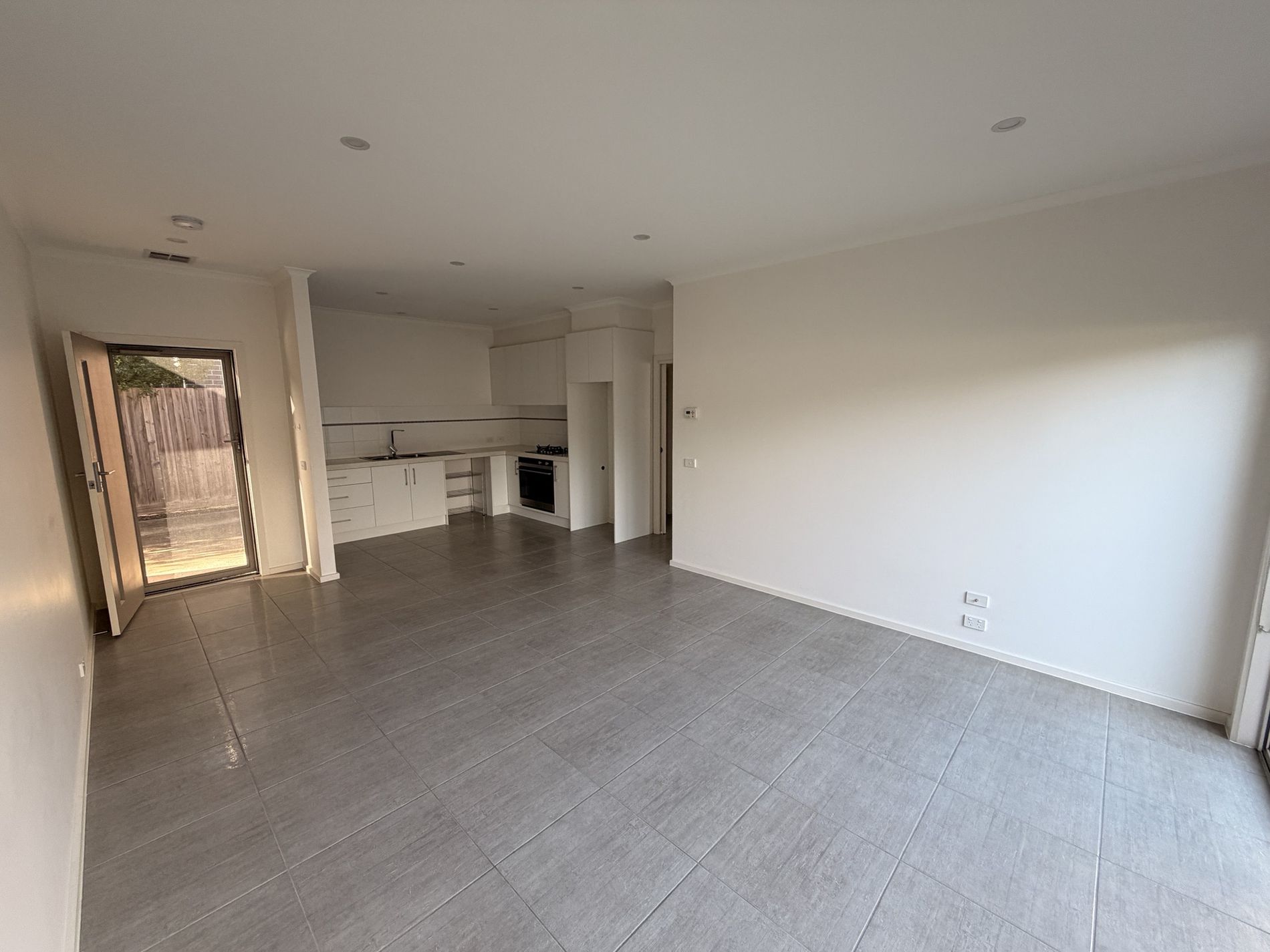 4 / 9 Toyne Avenue, Hamlyn Heights
