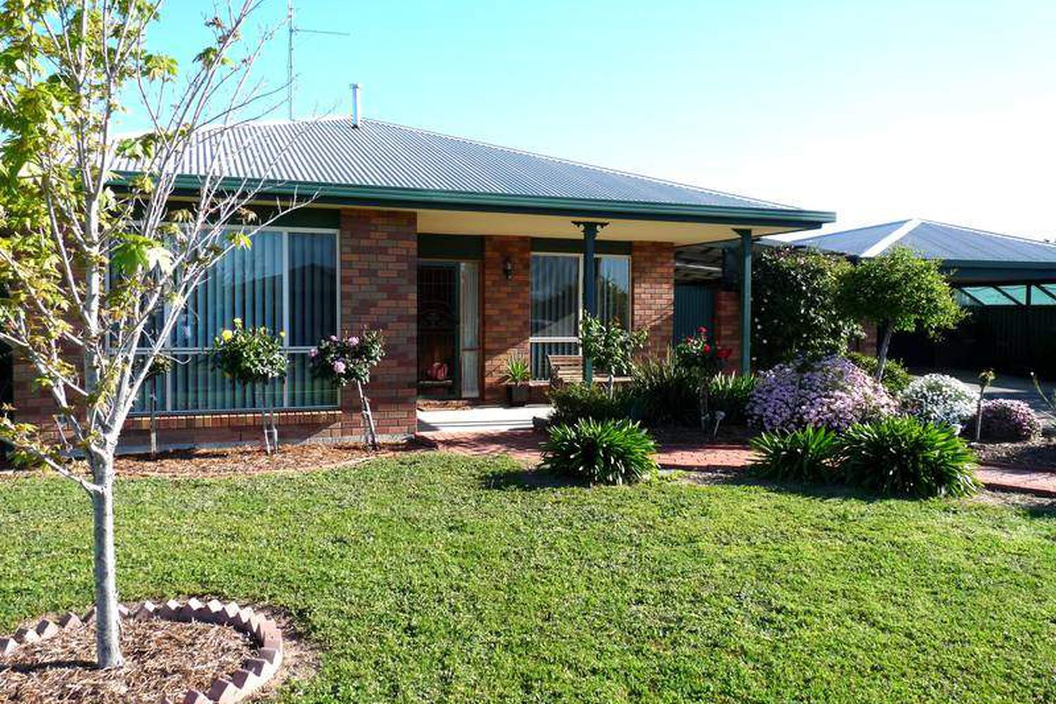 5 Clover Court, Horsham