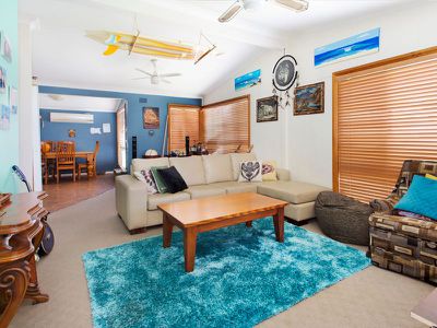 12 The Esplanade, Oak Flats