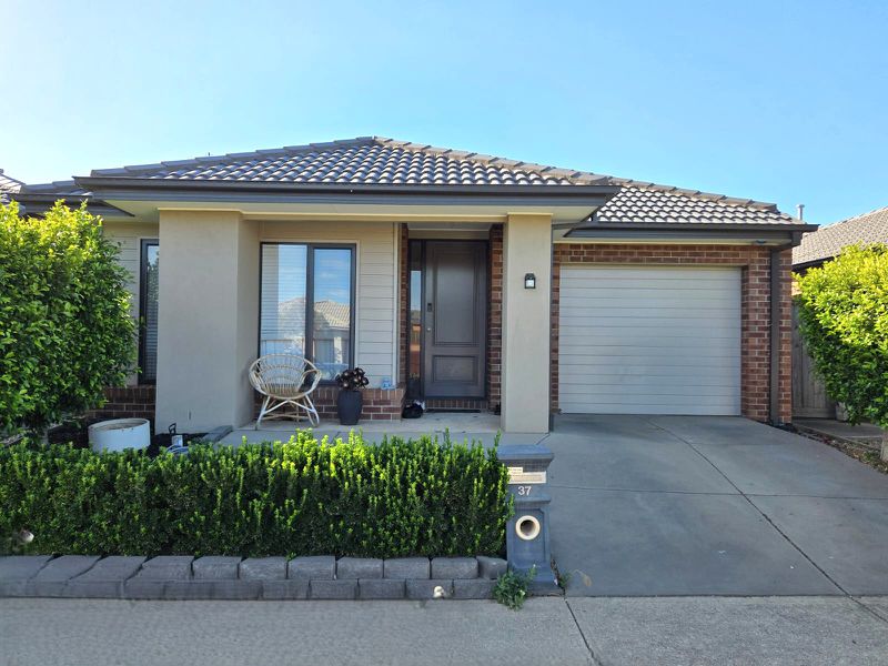 37 Anniversary Avenue, Wyndham Vale