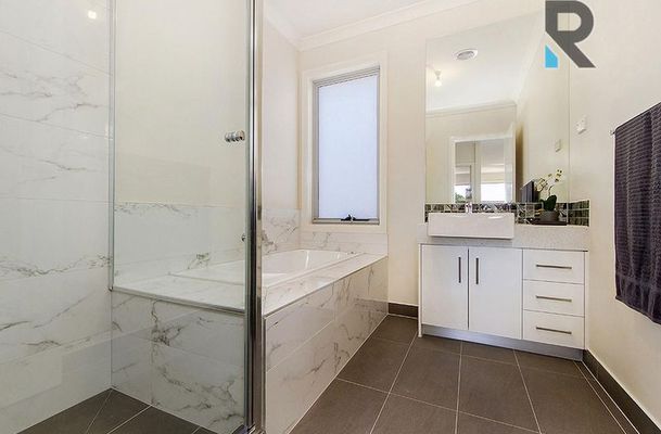 96 Frontier Avenue, Greenvale
