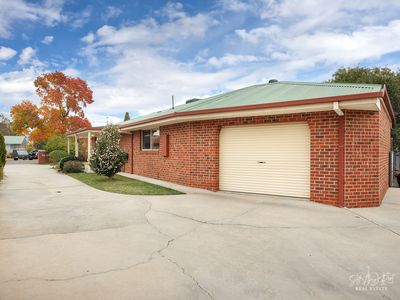 1 / 6 WHITEHALL COURT, Wodonga