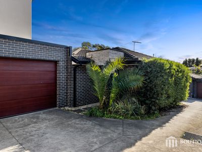 2 / 227 Outlook Drive, Dandenong North