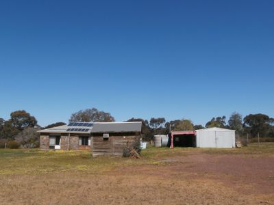 453 Nine Mile South Road, Wedderburn