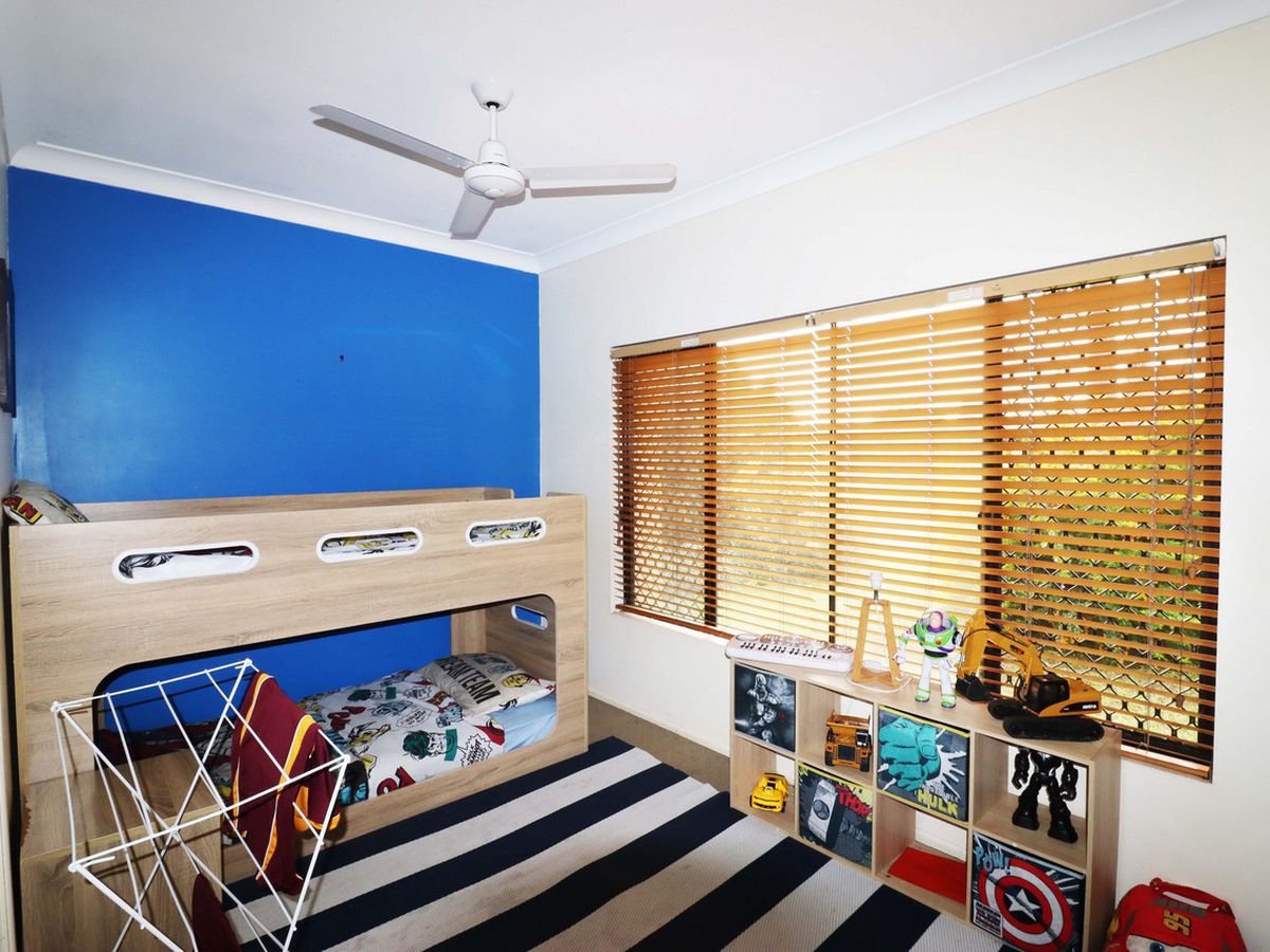 11 DANZER DRIVE, Atherton
