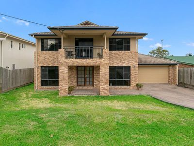4 Green Way, Rochedale South