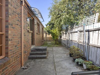 2 / 42 Beverley Street, Doncaster East