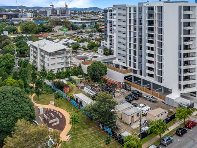 33-37 Carl Street, Woolloongabba