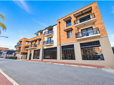 21 / 120-122 Lake Street, Perth