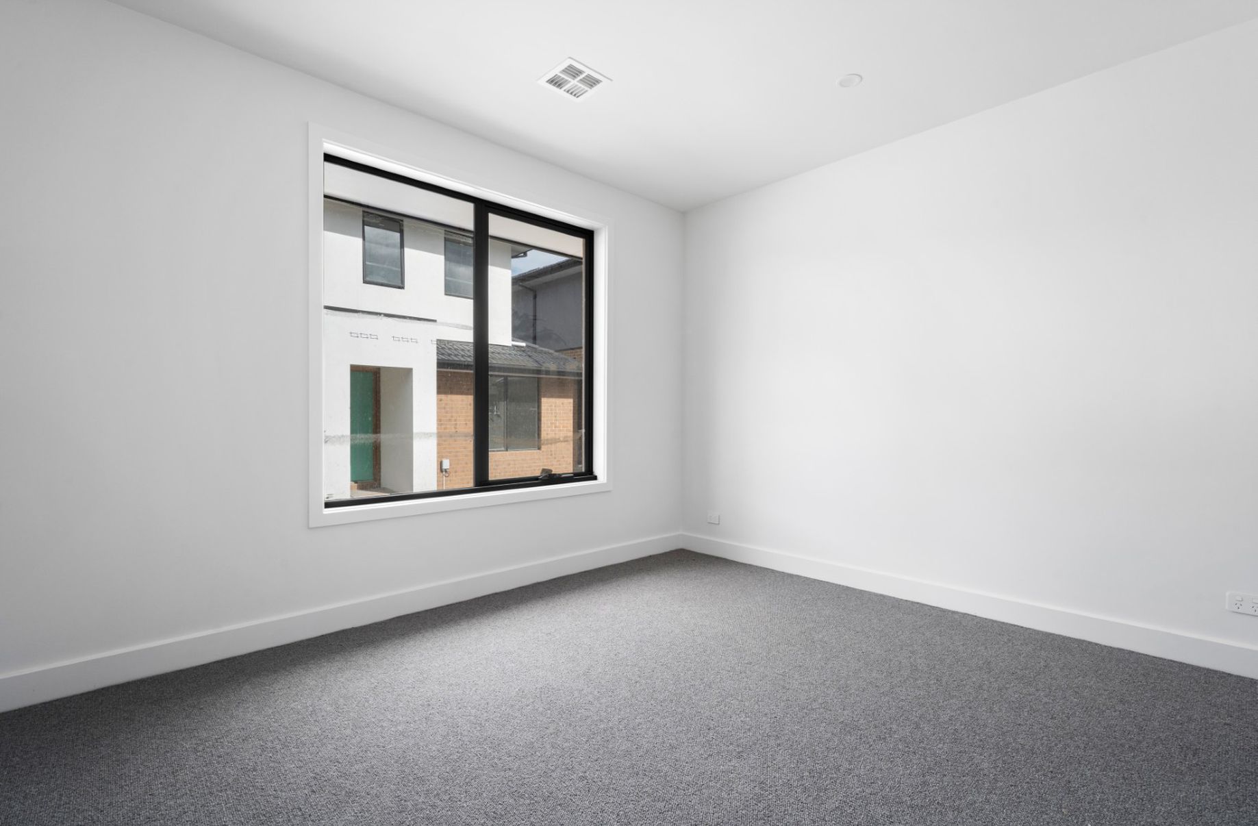 2 / 7-9 Barter Crescent, Forest Hill