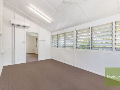 90 Stagpole Street, West End