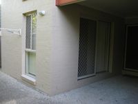 72 / 316  Long Street East, Graceville