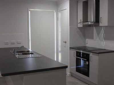 1 / 57 Bradnam Way, Urangan