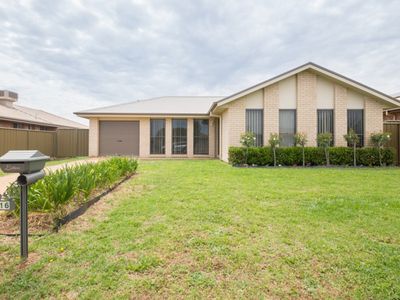 16 Arthur Summons Street, Dubbo