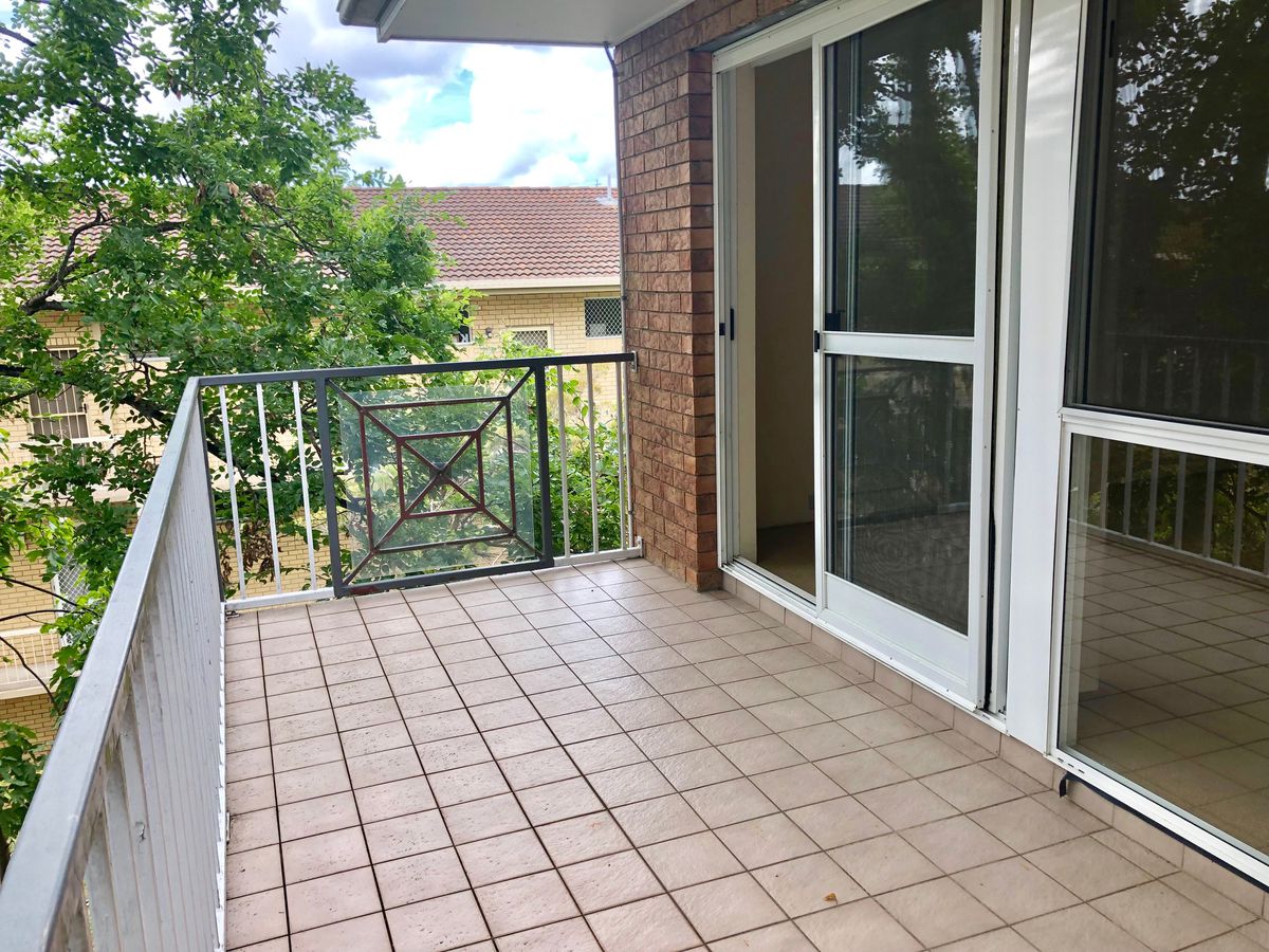 4 / 5 Norwood Street, Toowong