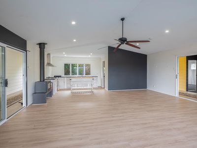 6 East Coolabine Road, Coolabine