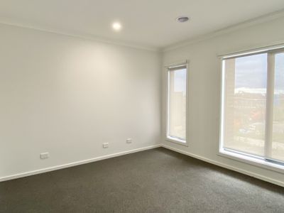 29 Gosfield Drive, Werribee
