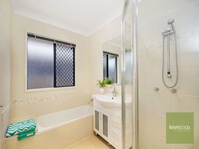 9 Waterlily Circuit, Douglas