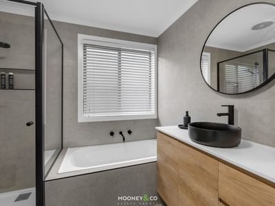 48 Ferndown Drive, Cranbourne