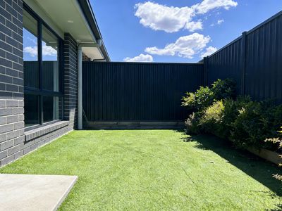 12 Banggu Street, Throsby