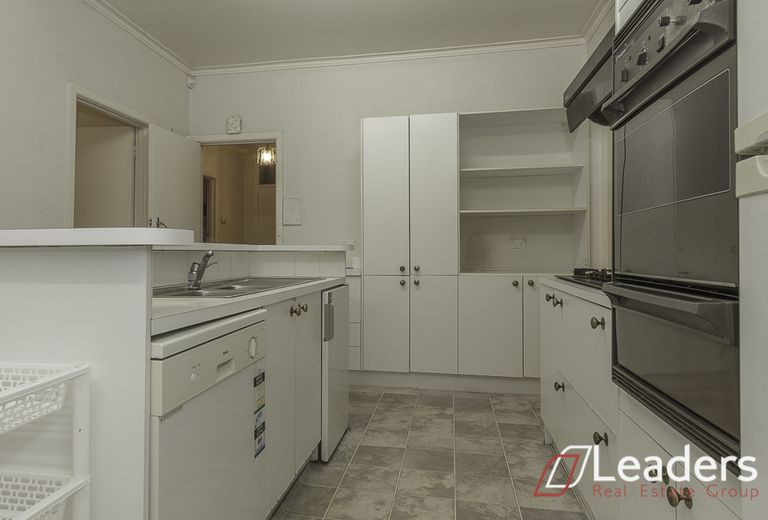 3 IVY COURT, Mount Waverley