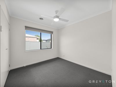 12 Patera Grove, Fraser Rise