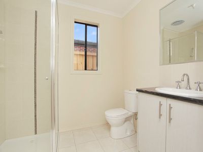 20 Valencia Circuit, Cranbourne