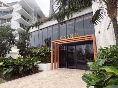 1101 / 15-17 Cannes Ave, Surfers Paradise