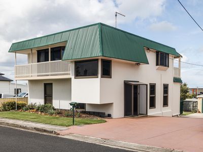 9 Burnell Street, Cooee
