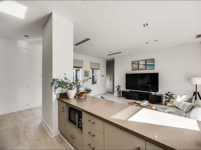 10 / 209 The Esplanade, Henley Beach