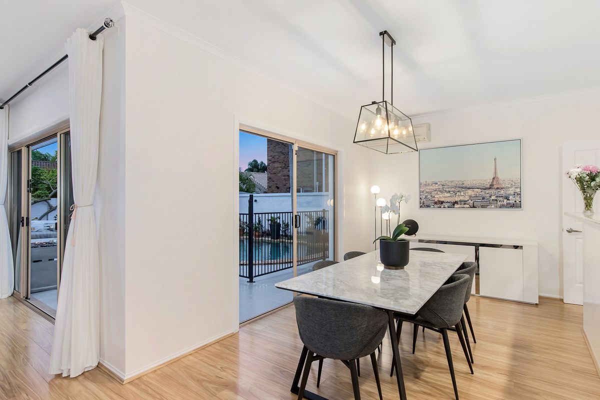 5 Santabelle Crescent, Clear Island Waters