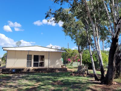 10 cameron st west, anakie siding, Anakie Siding