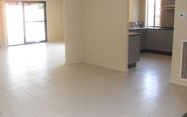 8 Castle Court, Beaconsfield