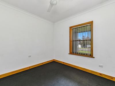 6 Brooks Street, Millicent