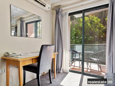 49 / 122 Mounts Bay Road, Perth