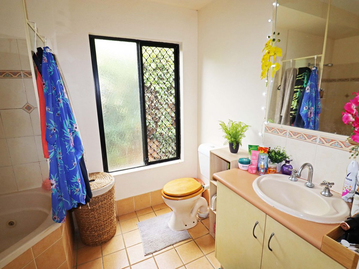 11 DANZER DRIVE, Atherton