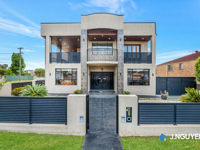 40 Oxford Street, Smithfield