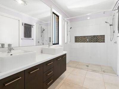 82  Sundowner Parkway (The Gables), Box Hill