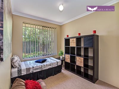 4 Octagon Gardens, Aveley