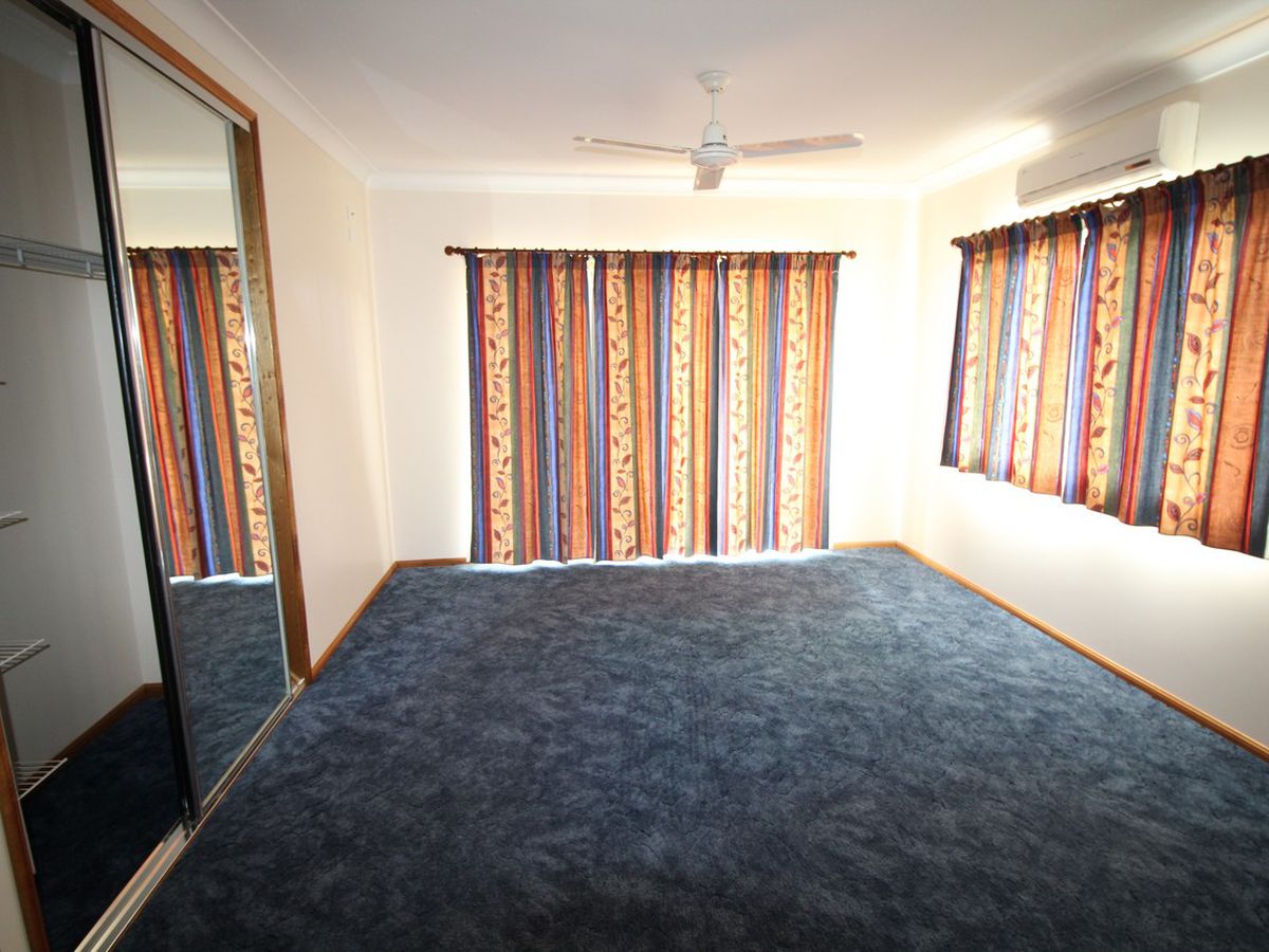 17 Neal Street, Atherton