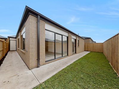 27 Balcarra Street, Clyde North