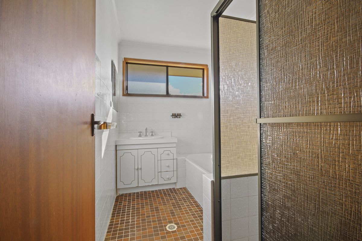 47 McMillan Crescent, Dalmeny