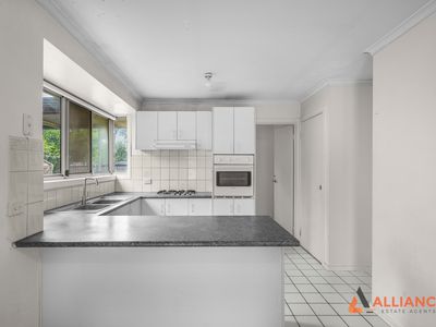 27 Plowman Court, Epping