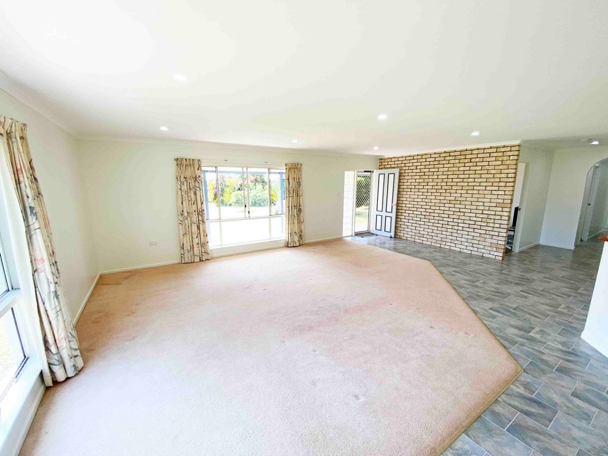 22 Panoramic Drive, Atherton