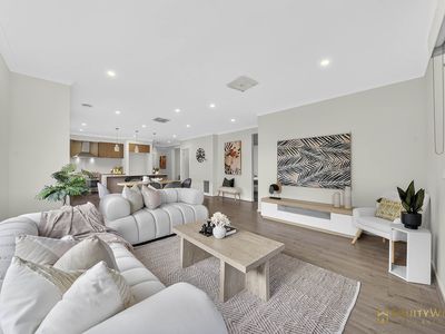 14 Pepita Crescent, Manor Lakes