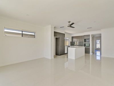 144 Cooper Crescent, Rochedale