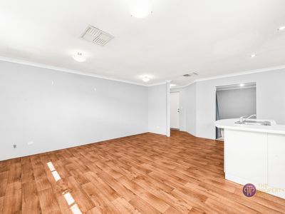 2 / 32 Barnsley Street, Queens Park