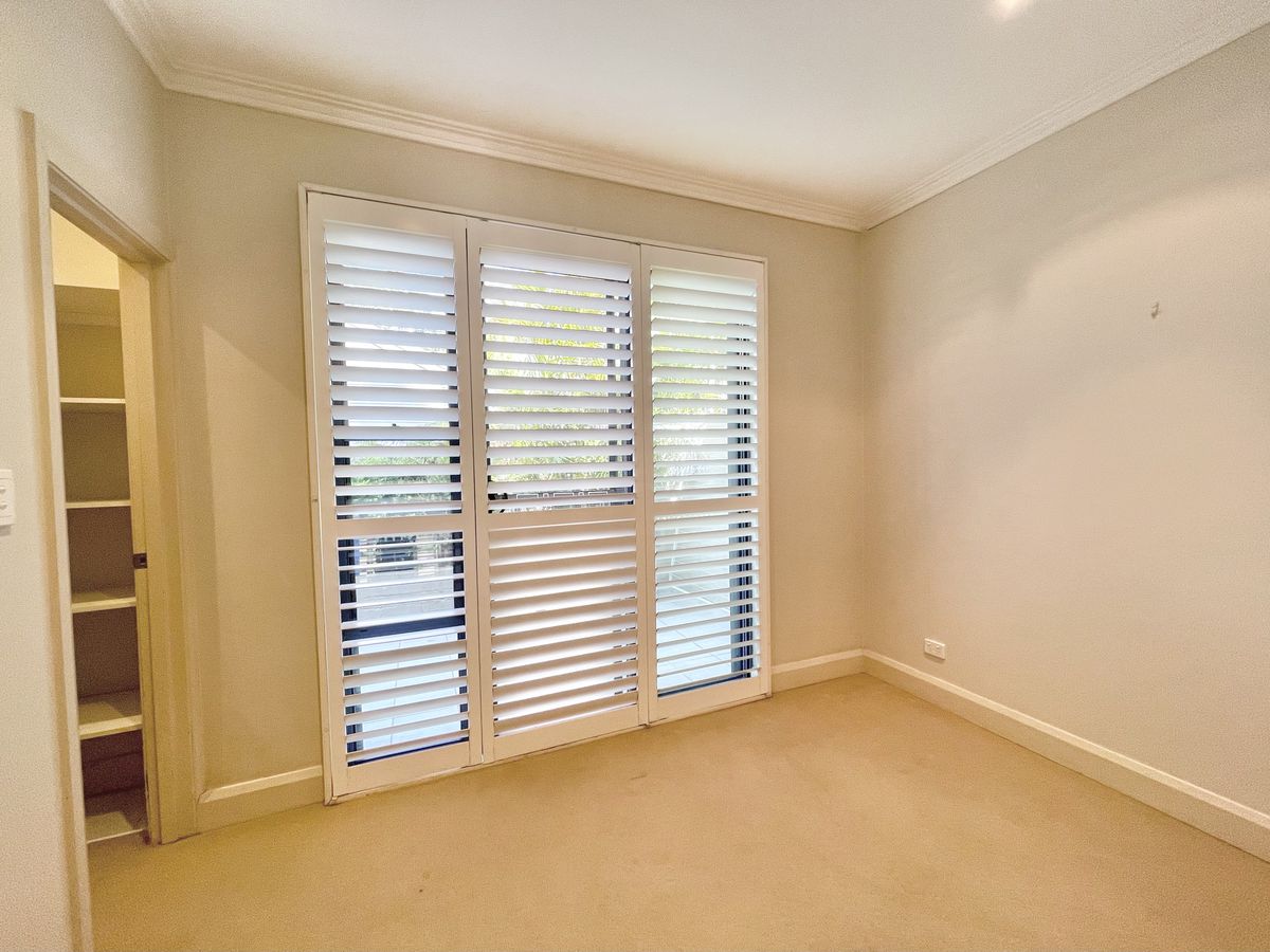 1 / 2 Armstrong Street, Willoughby
