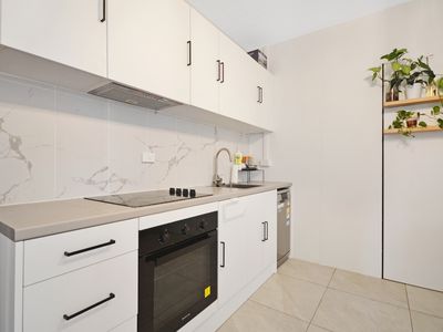 9a / 65 Nesca Parade, The Hill