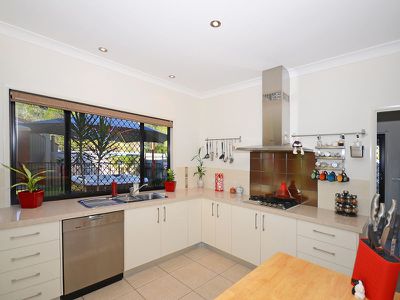 7 LAKES BOULEVARD, Burrum Heads